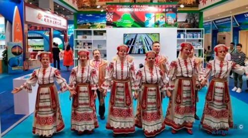 Народны хор «Росница» в составе делегации Гродненской области принял участие в 4-й международной выставке культурных индустрий в Хайнани