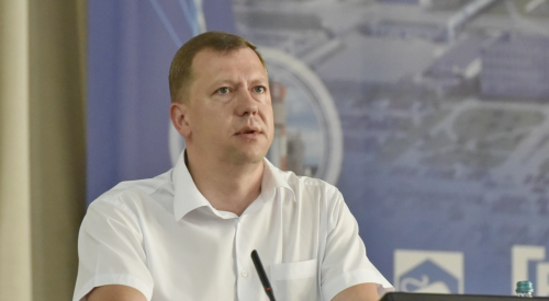  Помощник прокурора Гродненской области по надзору за исполнением законодательства о профилактике правонарушений Максим Кирилло выступил на оперативном совещании в ОАО «Гродно Азот»