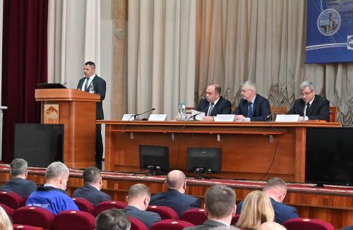 В ОАО «Гродно Азот» прошла встреча трудового коллектива с прокурором г.Гродно старшим советником юстиции Владимиром Клишиным