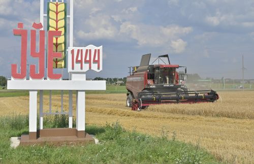 Информационная группа ОАО «Гродно Азот» посетила подшефное сельскохозяйственное унитарное предприятие «Лаздуны-Агро»