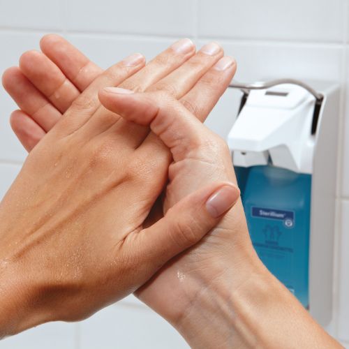 Производитель средства для обработки рук «FORTISclean-soft» УП «АзотХимФортис» напоминает о правилах применения антисептика