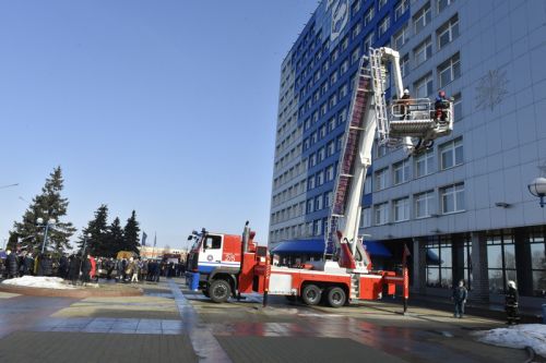 Урок учебной тревоги. В ОАО «Гродно Азот» провели тренировочное занятие по отработке действий при пожаре в здании с массовым пребыванием людей